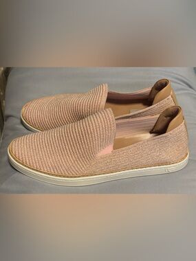 UGG Women's Slip-On Knit Loafers in Blush Size 9